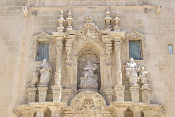 7.-Alicante.-Basílica-de-Santa-María-2