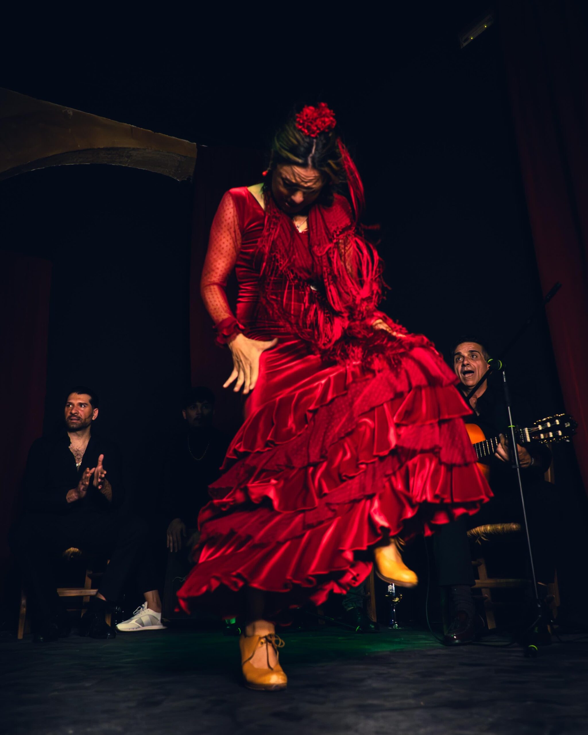 Mujer bailando flamenco